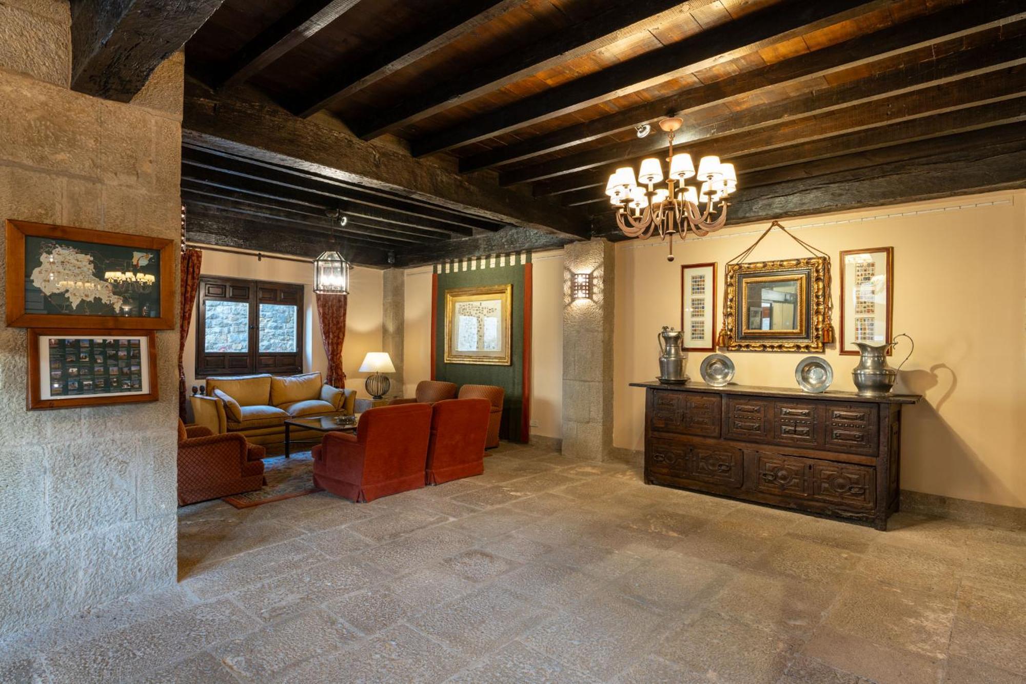 Parador De Sos Del Rey Catolico Ngoại thất bức ảnh